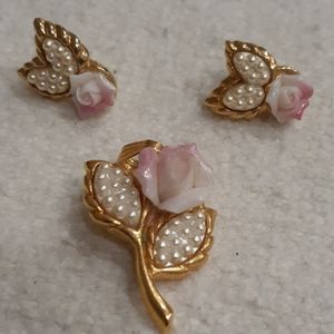 Vintage 1990's rose faux pearl pendant & earrings EUC